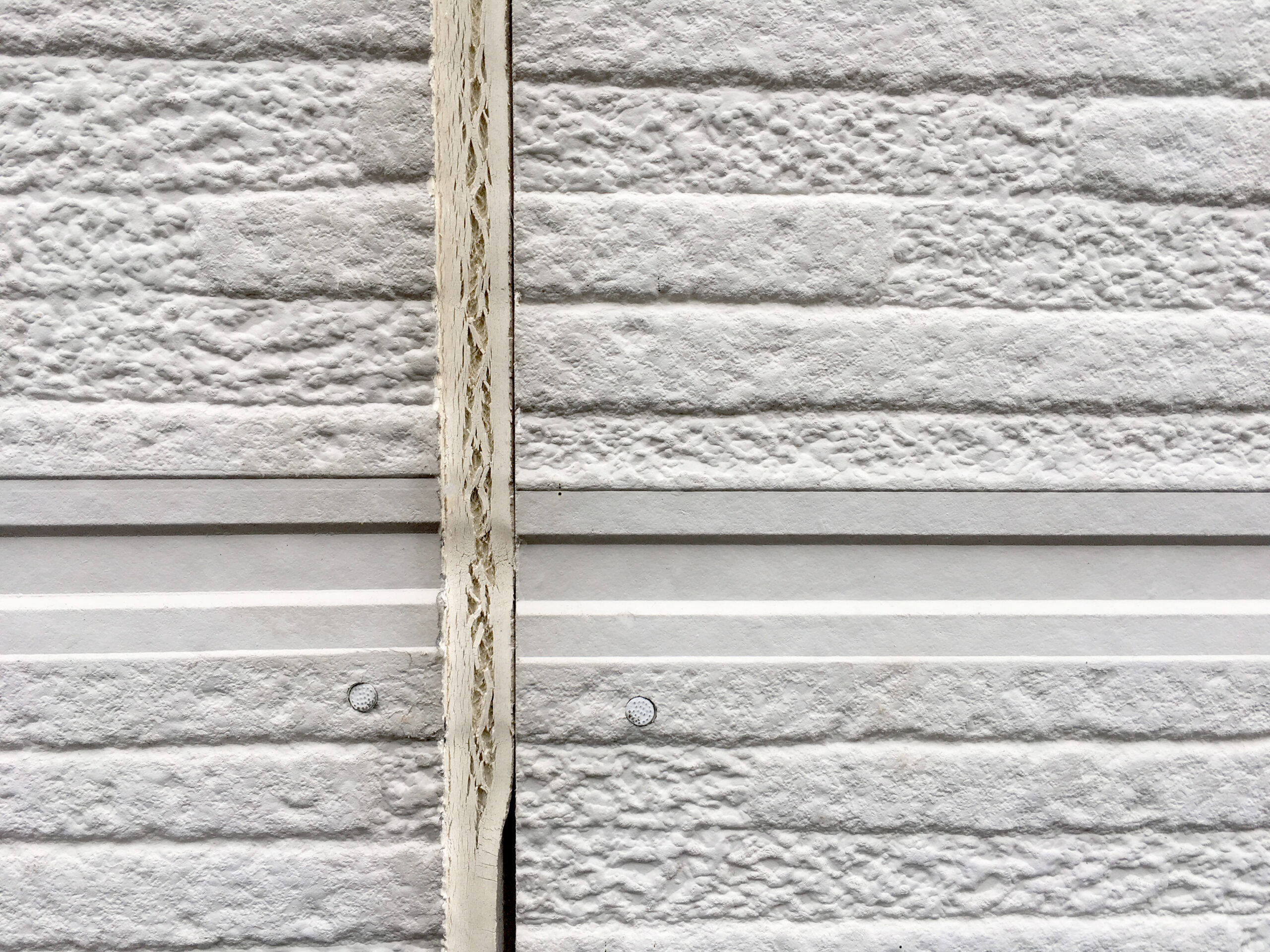 シーリング（コーキング）の劣化・目地切れの状態