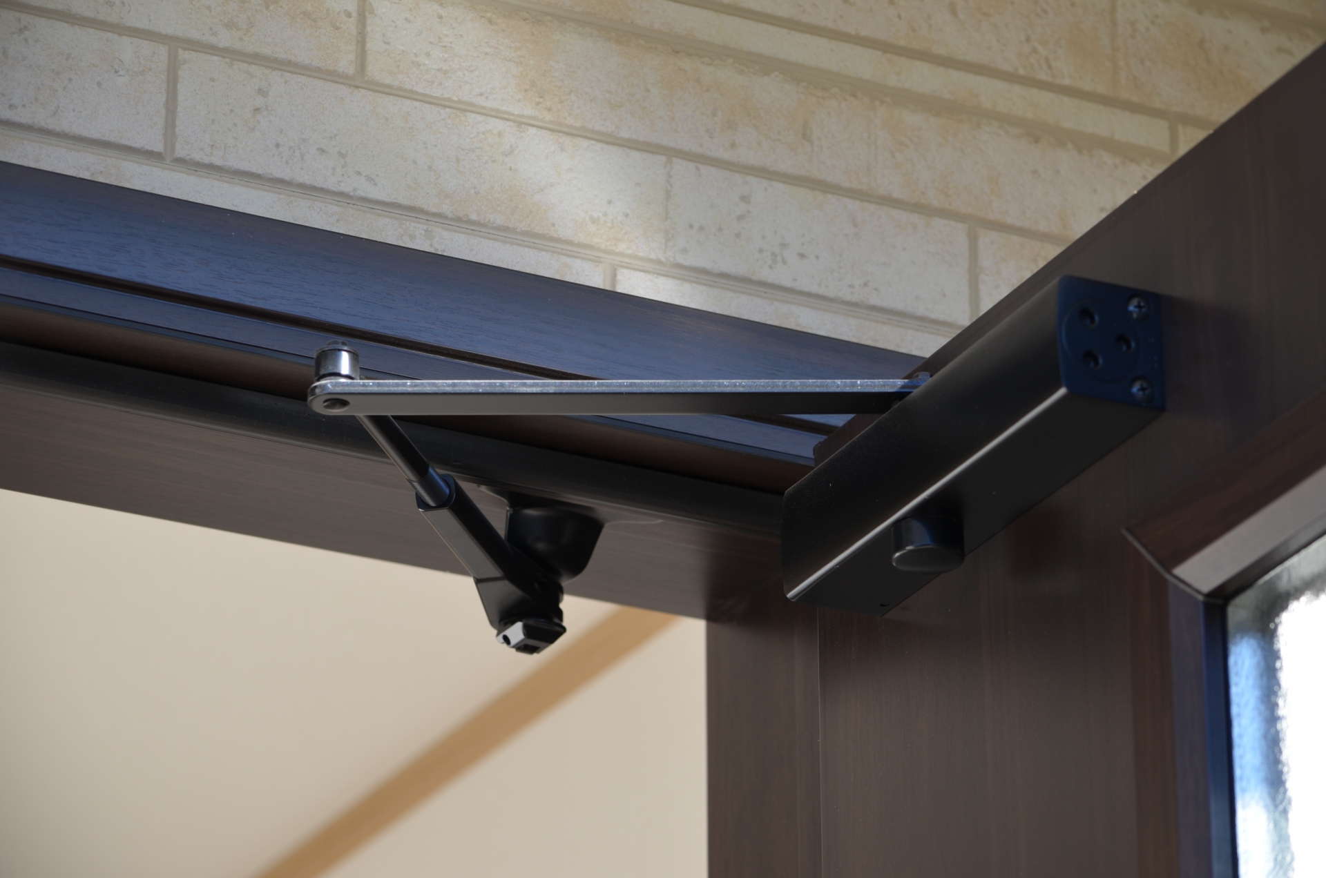 ドアクローザー