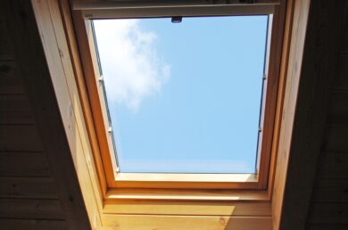 天窓（トップライト）の雨漏りチェックと補修・撤去工事の解説