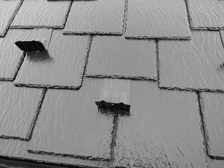 後付け雪止め全体の取り付け完成。屋根材に傷なし