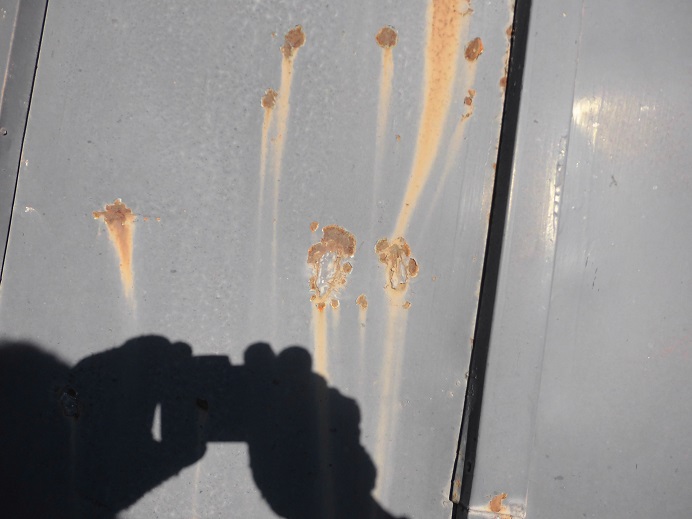 板金立ち上がり・かぶせ部分の劣化状況