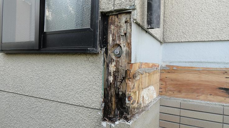 羽子板ボルトと胴差し・二階を支える接合部の腐食確認